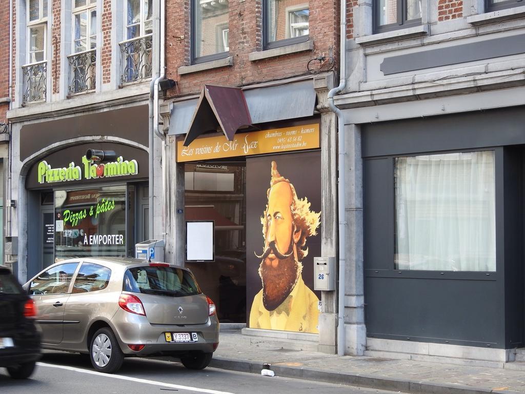 Les Voisins De Mr Sax Dinant Exterior foto